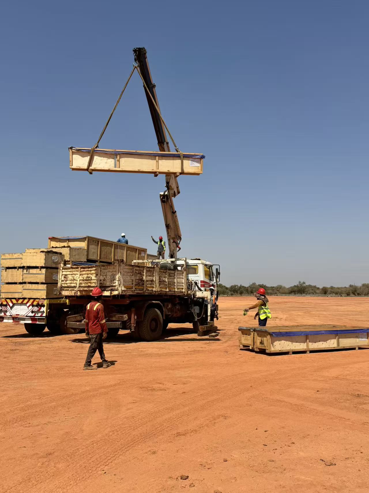 Mobile crane unloading project site